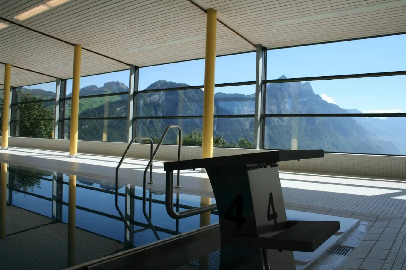Hallenbad des Sportzentrums Kerenzerberg