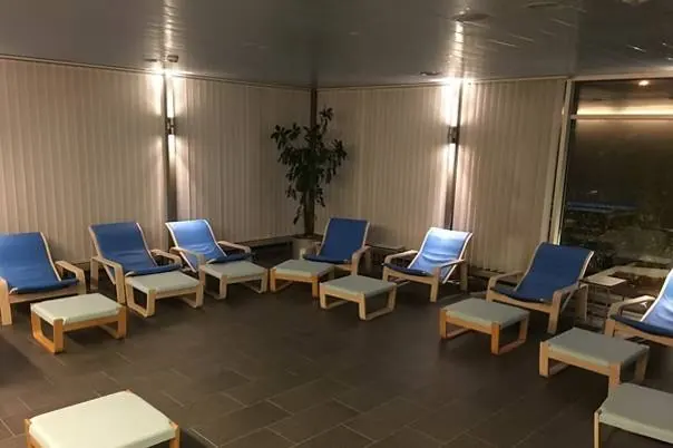Hallenbad Uitikon / Waldegg